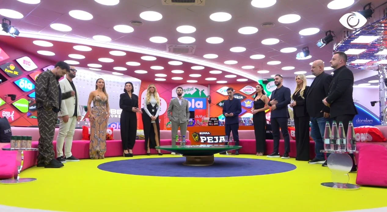 Keijsi dhe Stelina bashkë, Kristi puth Selinën pas largimit të Mirit